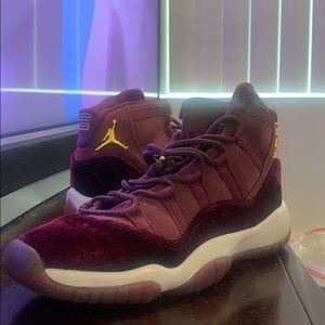 air jordan 11 burgundy velvet